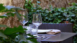 L'Entre Pots Pézenas • restaurant cuisine faite maison• tables en terrasse