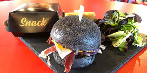 La Pata Negra à Béziers propose le burger ibérique dans son restaurant, épicerie fine et libre-service dans la galerie marchande du centre commercial Leclerc de la ZAC de Montimaran La Pata Negra à Béziers propose le burger ibérique dans son restaurant, épicerie fine et libre-service dans la galerie marchande du centre commercial Leclerc de la ZAC de Montimaran