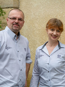 Auberge de l'Abbaye Villemagne l'Argentière • un couple passionné vous reçoit, Christine et Frédéric Martinez