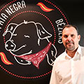 La Pata Negra de Béziers qui est un restaurant et épicerie fine est gérée par M. Marcel Ufarte.(® la pata negra) La Pata Negra de Béziers qui est un restaurant et épicerie fine est gérée par M. Marcel Ufarte.(® la pata negra)