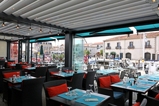 Brasserie O'Soleil Marseillan et sa terrasse sur les quais ( ® SAAM-fabrice CHORT)
