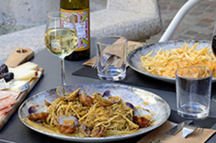Restaurant italien Béziers Chez Barbara Béziers • Produits italiens à déguster sur place au restaurant ou à emporter depuis l'épicerie fine (® SAAM-fabrice CHORT)