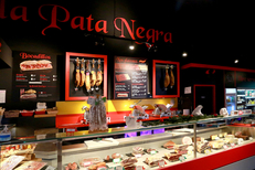 Pata Negra Béziers est un restaurant dans la galerie ZAC de Montimaran. On y trouve de la charcuterie et du fromage, à déguster ou à emporter.(® SAAM fabrice CHORT)