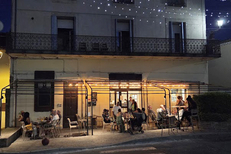 Latitude 43 by les P'tits Potes Magalas • Restaurant fait maison avec tables en terrasse (® latitude 43)