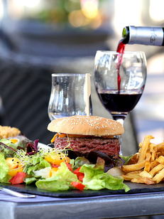 Le Conti Béziers est un restaurant-brasserie avec une cuisine fait maison sur les Allées Paul Riquet.(® SAAM fabrice CHORT)