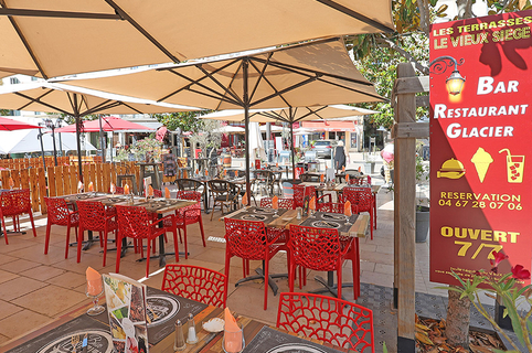 Le Vieux Siège Béziers est un restaurant-brasserie en centre-ville qui propose une cuisine fait maison, traditionnelle avec des tables en terrasse.(® SAAM- Fabrice Chort)