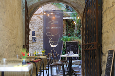 Le Poisson Verre Pézenas • Restaurant fait maison avec terrasse • Patio (® SAAM- fabrice CHORT)