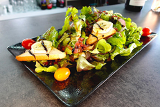 Restaurant Le Truth Béziers dans la ZAC de Montimaran propose de salades, ici une salade bergère ( ® le truth)